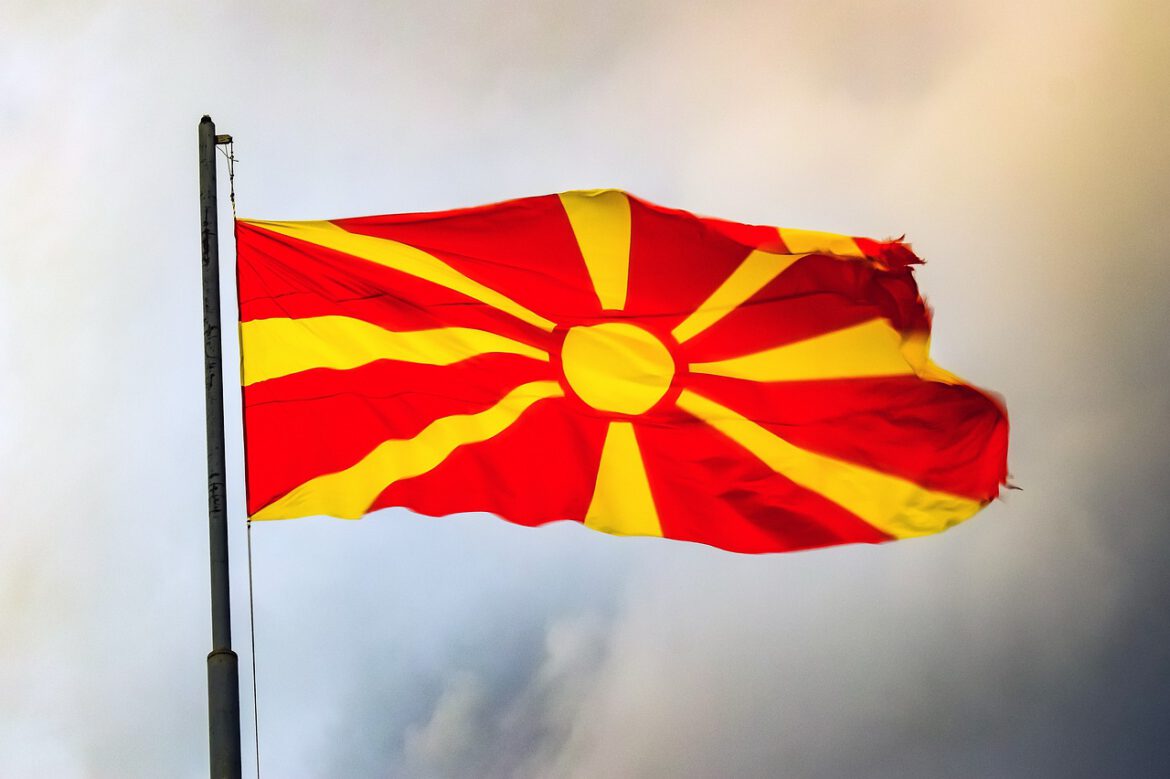 De vlag van Noord-Macedonië